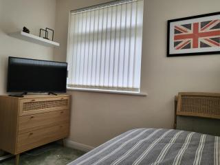 House in Windsor - 3 bedrooms - 5