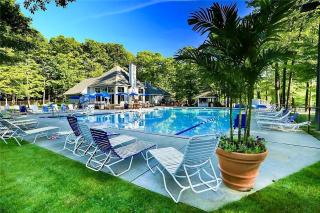 Contemporary Ski Condo - 2