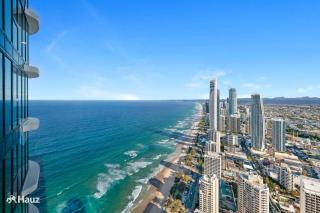 3BR Meriton Apt Ocean, City Views. Parking - 5