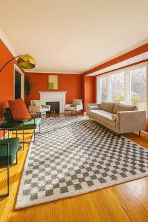 Spacious 4BR with Pool Near DC and Old Town Alexandria - Rutland - 0