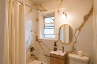 Scandinavian Style 1 Bd 15 min to nyc parking - 3