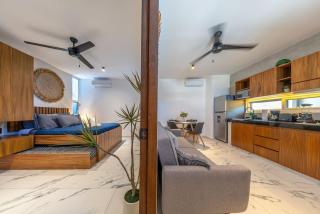 Stylish 1BD w Rooftop Pool Walk to Beach 5th - 4