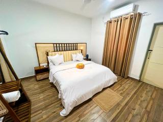 The Living Villa - 8