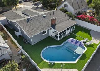 Love and Luxury Heart Shaped Pool Paradise - 5
