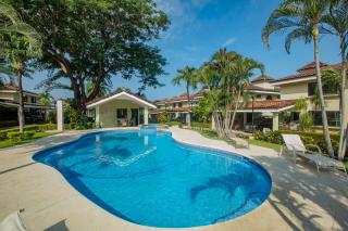Gorgeous Three Bedroom Townhouse - Coco - 0