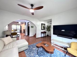 Gorgeous Three Bedroom Townhouse - Coco - 7