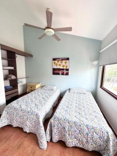 Gorgeous Three Bedroom Townhouse - Coco - 4