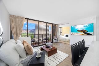 Freshly Updated Condo in Waikiki with Free Parking - 1
