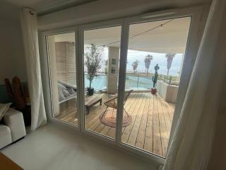 FLCbm- Premium-Beach-2 Rooms-Clim-Terace-Lift-Box - 3