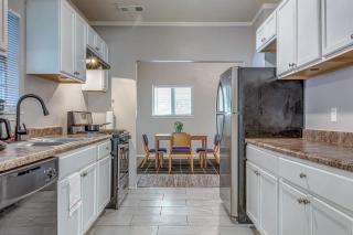 Midtown Magic Spacious Bungalow Steps from C-Y - Memphis - 9