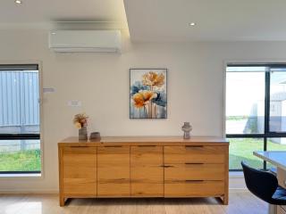 Kuraby Family Retreat Spacious 4BR Holiday Home - 6