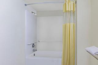 Days Inn Windcrest by Wyndham San Antonio - 1