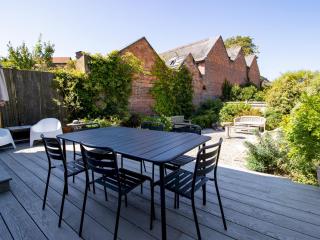 The Studio House-Design Garden Pass The Keys - 9