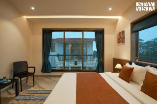 StayVista at Mount Bliss with Mountain Views, AC, WiFi - 3