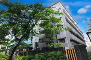 Super Townhouse Parkstreet Formerly Hotel Royal Garden - 1