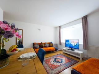 Bright Spacious Flat near Shadwell Station I PTK - 0
