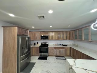 Luxury Haven- Near AC Marriott Hotel Kingston - 7