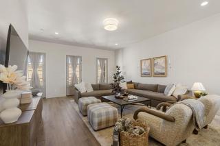 Chateau Bleu townhouse - 8