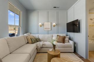 Chateau Bleu townhouse - 5