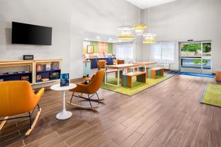 Spark by Hilton Tumwater - 1