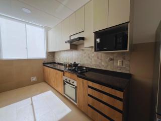 Elegant and Sunny New 2 Bedrooms Excellent Location - 2