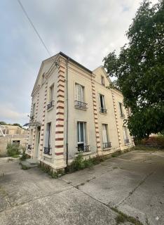 Paradun - Grande Maison Gite sur Argenteuil, Parking dans cour securisée, pour ouvriers ou groupes de travailleurs - 0