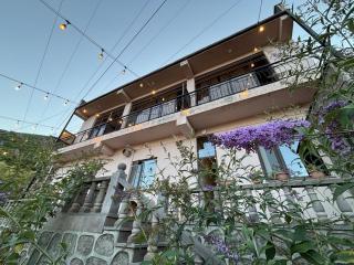 TIGRAN Hotel by Black & Gold - 3