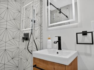 LUX Retreat Home with Yard - 2