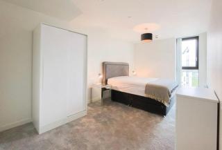 City Centre Modern Luxe Apartment - 4