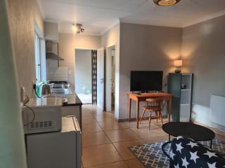 Amberhall Guesthouse - 8