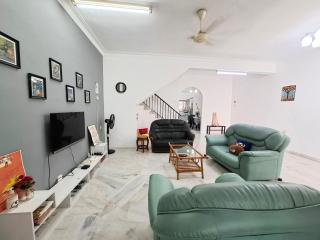 Acacia Guesthouse by ZamanJa - 0