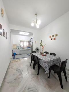 Acacia Guesthouse by ZamanJa - 4