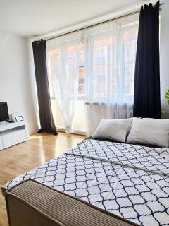 Rynek Golden Stay by Grafit - 5