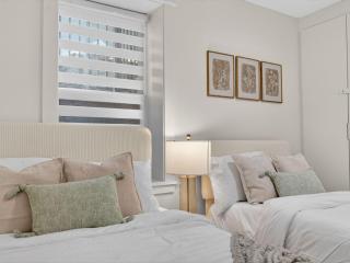 4BR 3Bath Game Room Harvard MIT Apt - Cambridge - 2