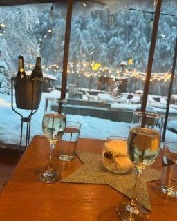 Valevtsi Mount Lodge - 365 days hot outdoor pool - - 2