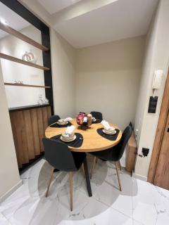 KN Luxury Apartment - 5