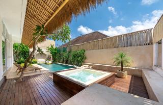 Private Jacuzzi - Central - Canggu 3BR - 1