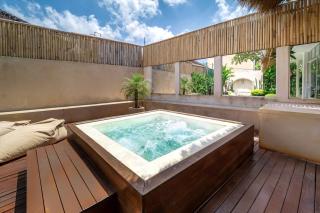 Private Jacuzzi - Central - Canggu 3BR - 2