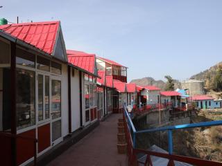 Aurevelle Kastura Resort - 5 Min from Surkhanda Devi Temple # Mountain View Rooms # Himalayan View Resort - 9