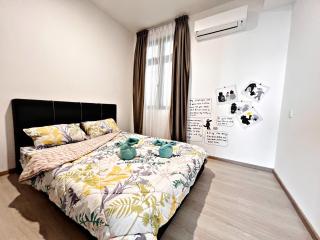 Modern 2-Bedroom Escape - 7