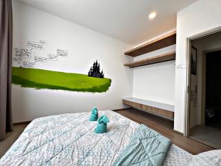 Modern 2-Bedroom Escape - 9