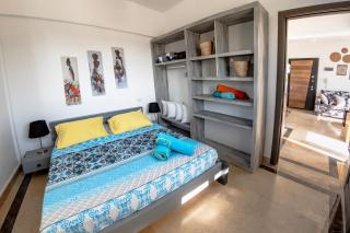 Elegant Sea View Apartment - 7