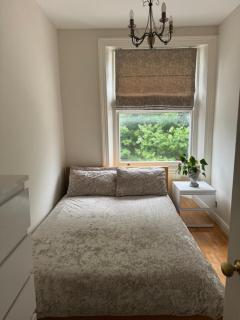 Chique One Bedroom Apartment with Tranquil Sanctuary - 8