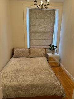 Chique One Bedroom Apartment with Tranquil Sanctuary - 1