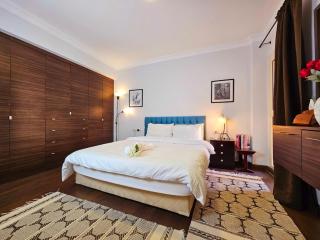 For less, modern 3BR surrounded by green views - 4