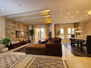 For less, modern 3BR surrounded by green views - 3