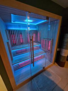 Queen Suite with Balcony and Private Spa Access 21h30-23h30 - Coubron - 5