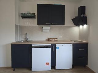 Selene Apartment in Heart of Glastonbury - 8