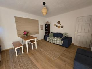 Selene Apartment in Heart of Glastonbury - 1