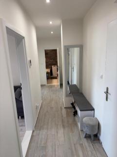 Luxurious 4-room apartment in a new building in the city center - 1